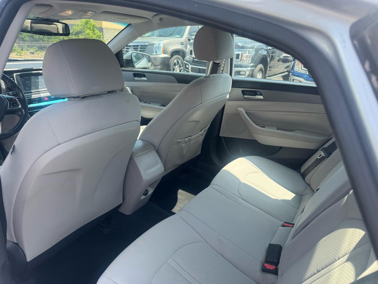 Hyundai Sonata SE 2.4L 2018