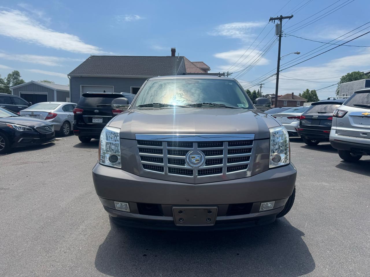 Cadillac Escalade AWD 4dr Luxury 2012