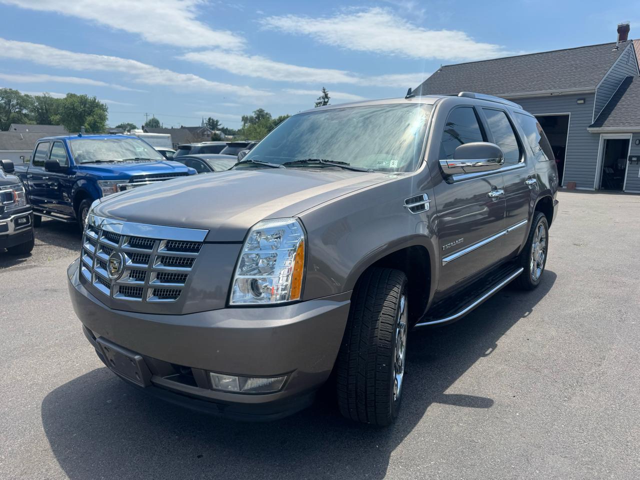 Cadillac Escalade AWD 4dr Luxury 2012