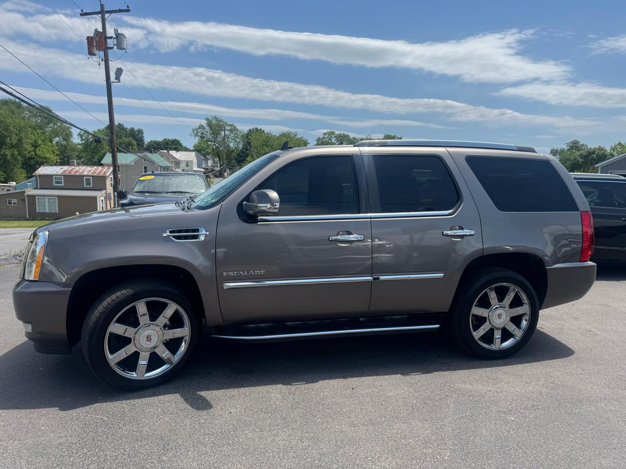 Cadillac Escalade AWD 4dr Luxury 2012