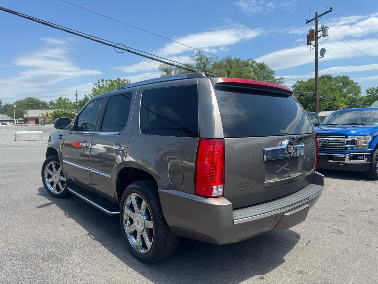 Cadillac Escalade AWD 4dr Luxury 2012