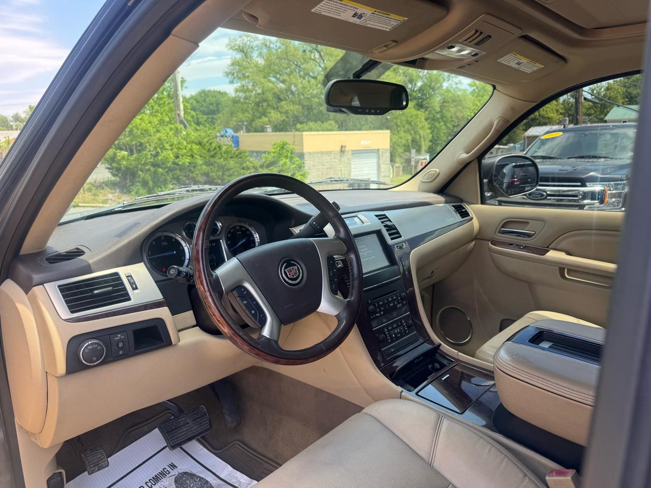 Cadillac Escalade AWD 4dr Luxury 2012