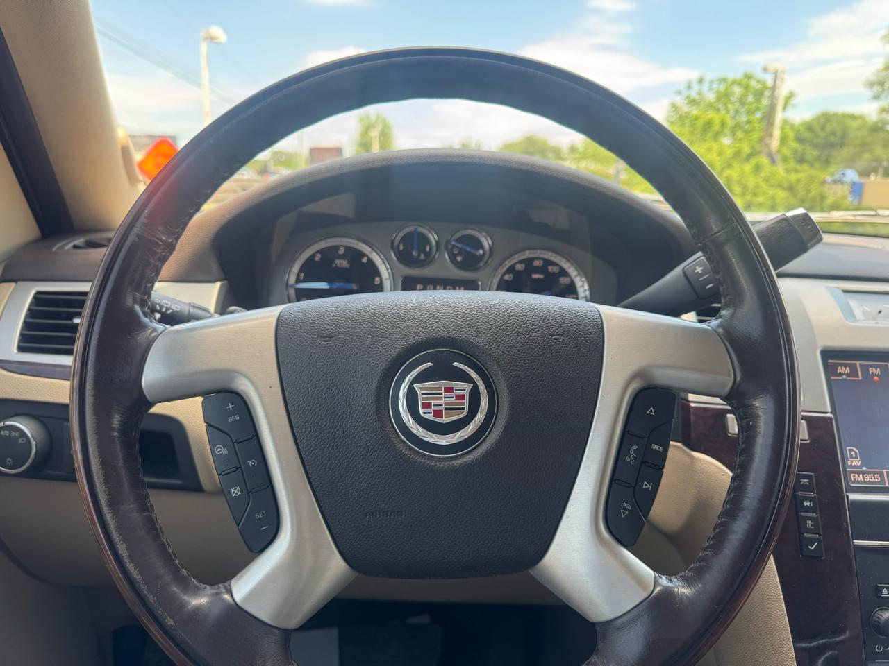 Cadillac Escalade AWD 4dr Luxury 2012