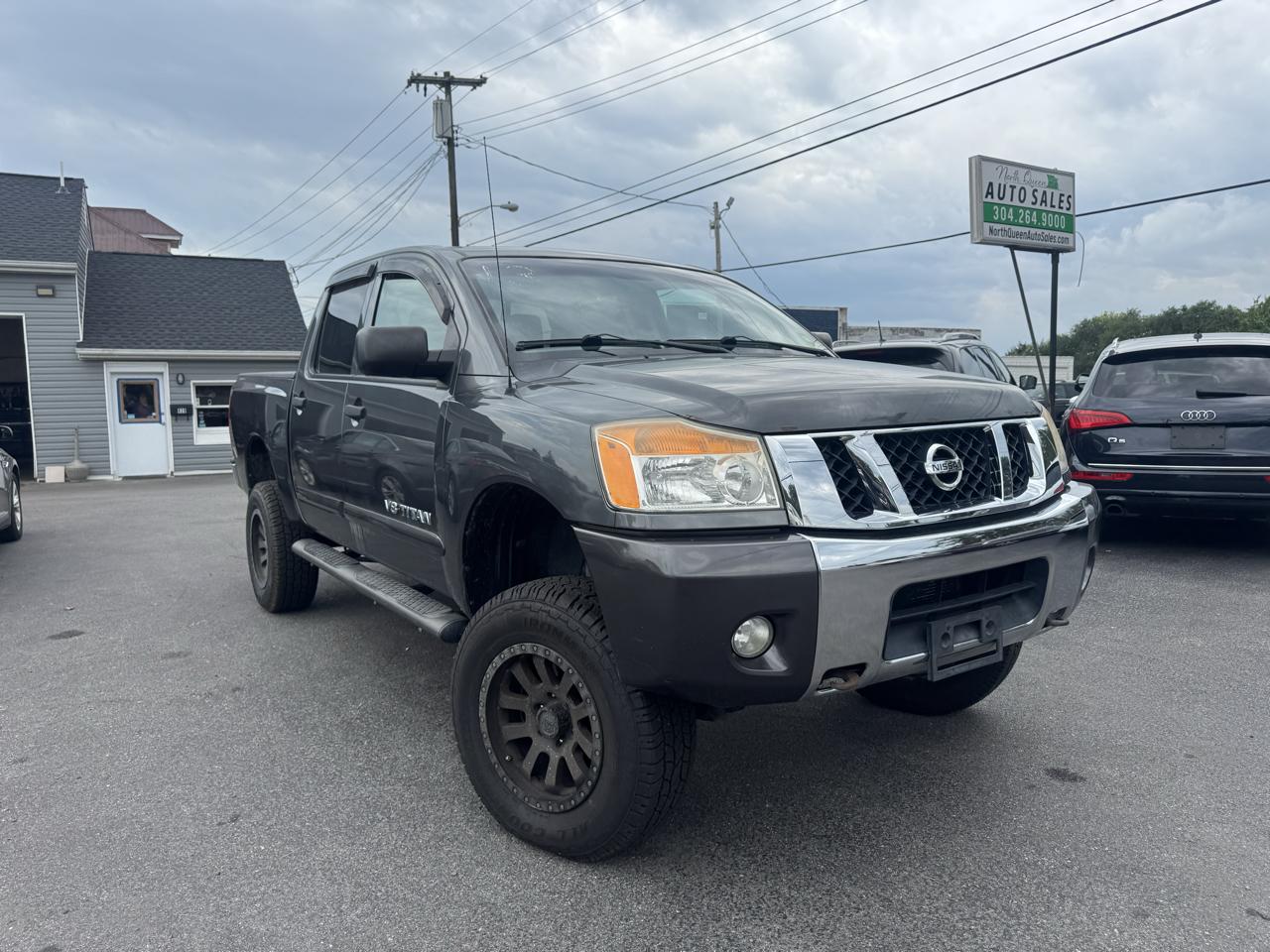 2012 Nissan Titan 4WD Crew Cab SWB SV