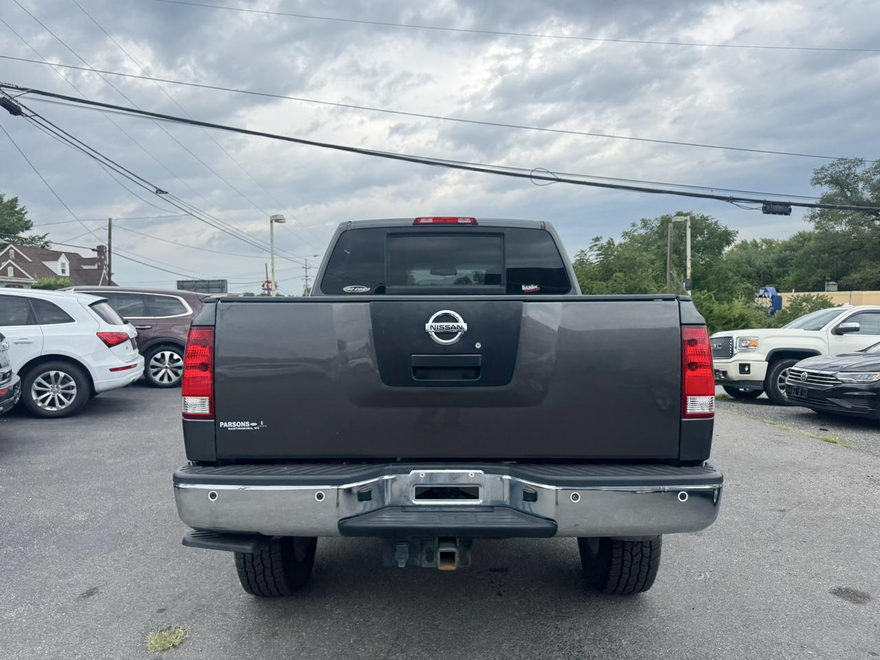 Nissan Titan 4WD Crew Cab SWB SV 2012