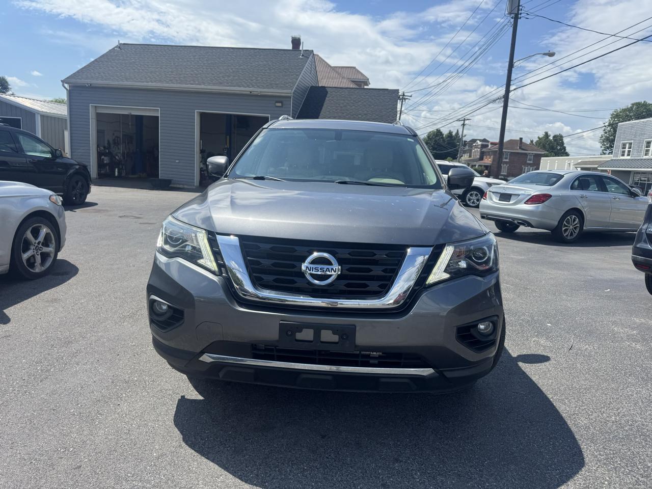 Nissan Pathfinder 4x4 Platinum 2017