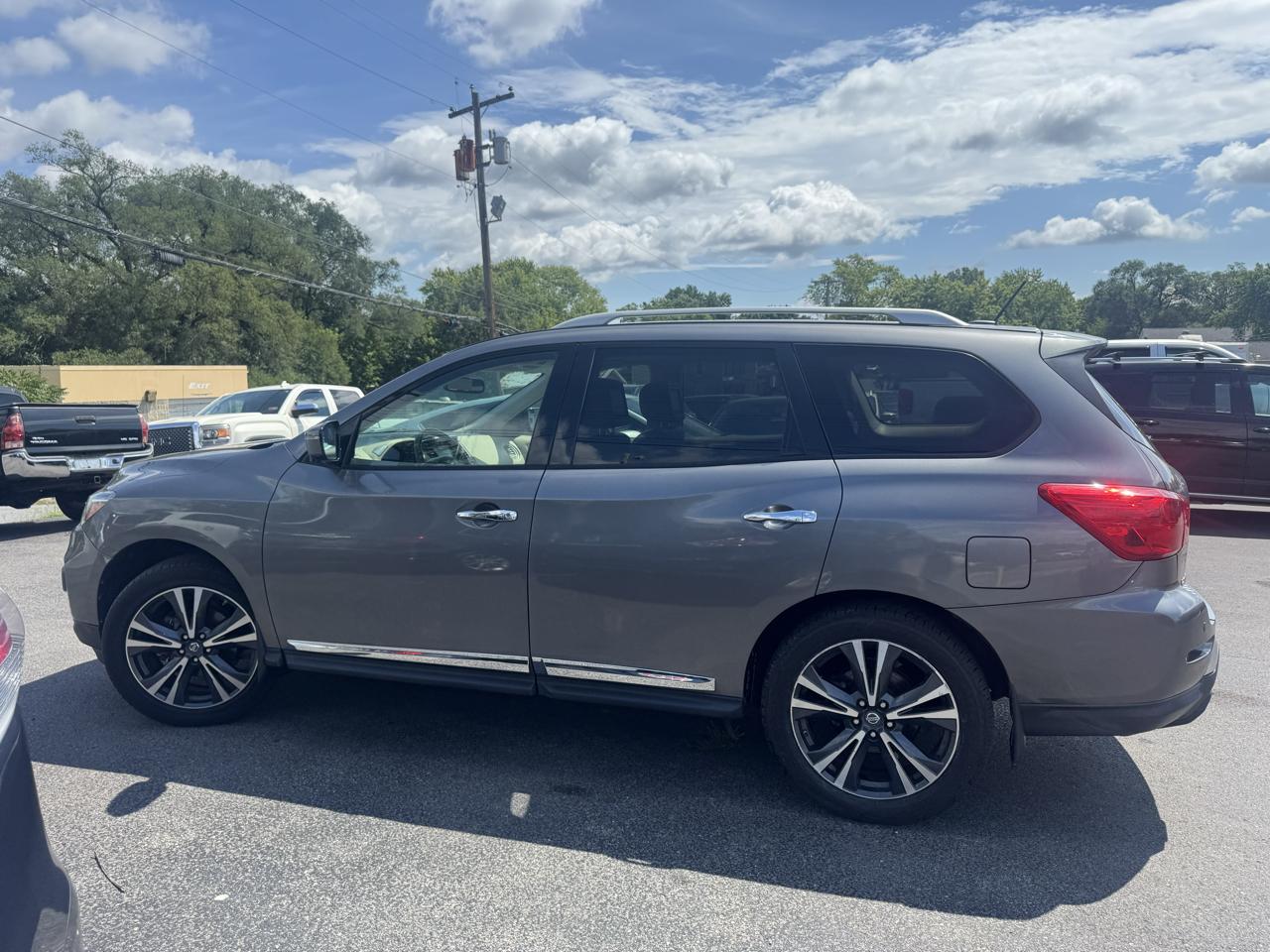 Nissan Pathfinder 4x4 Platinum 2017