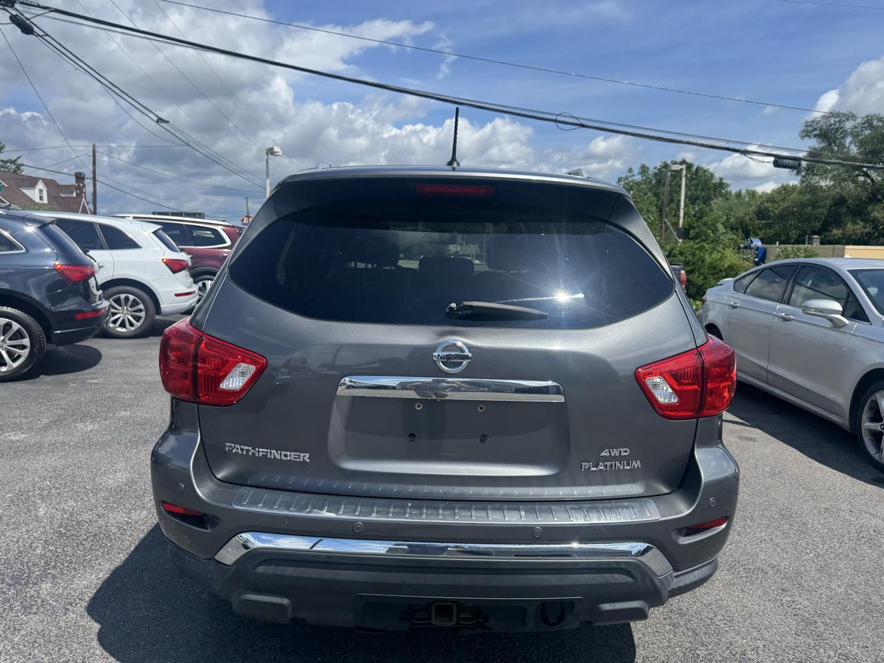 Nissan Pathfinder 4x4 Platinum 2017