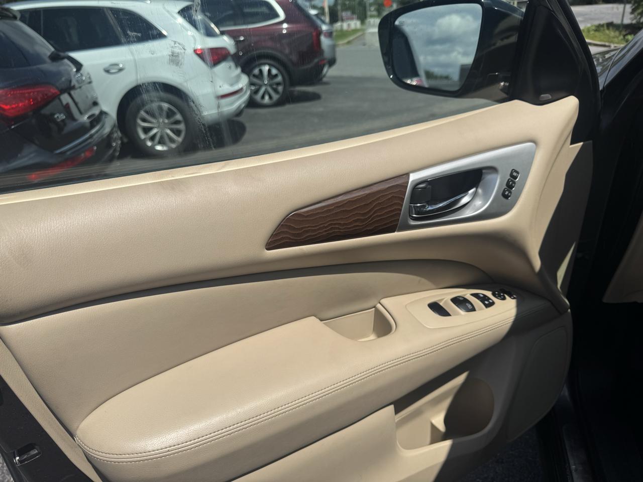 Nissan Pathfinder 4x4 Platinum 2017