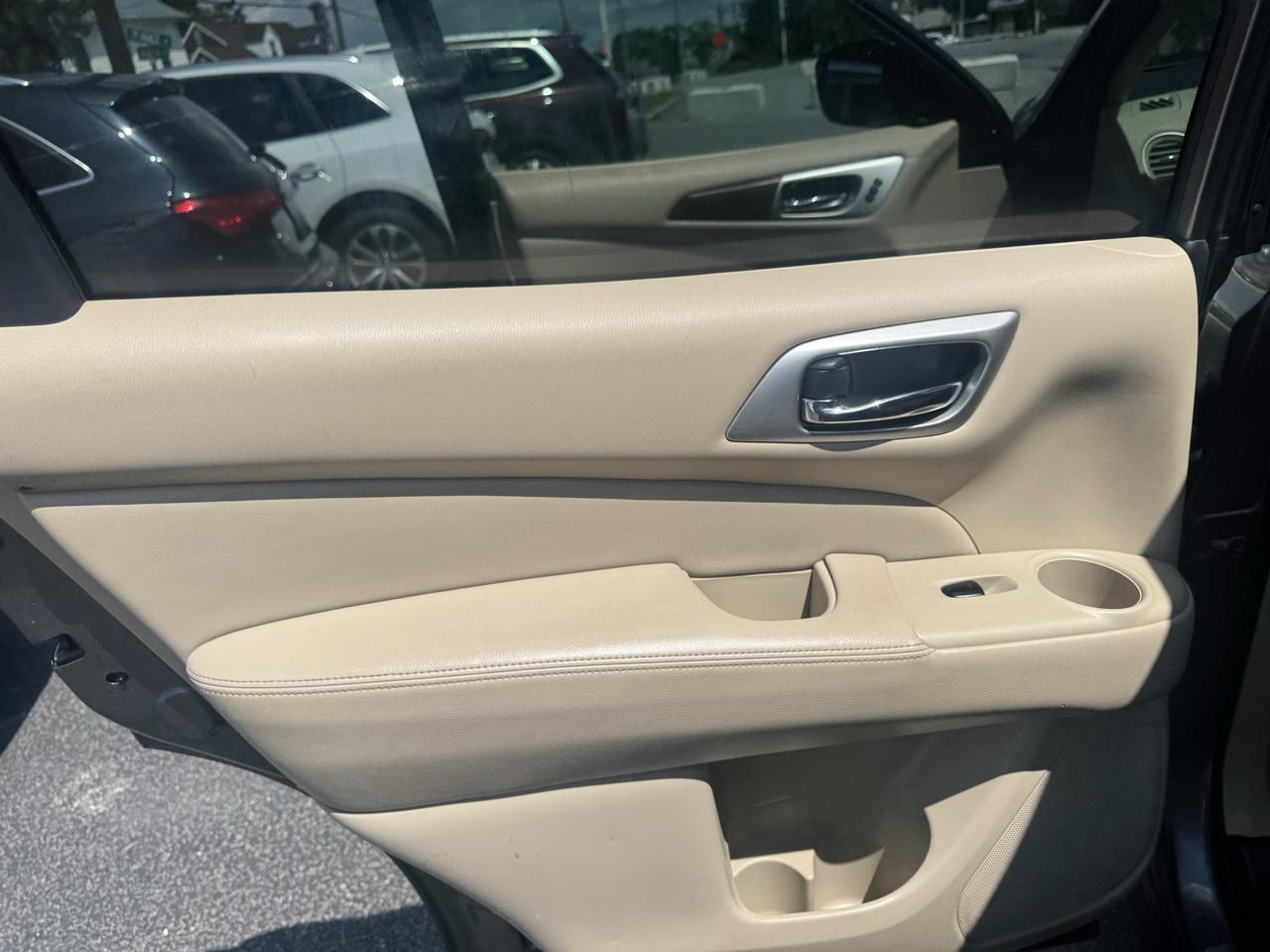 Nissan Pathfinder 4x4 Platinum 2017