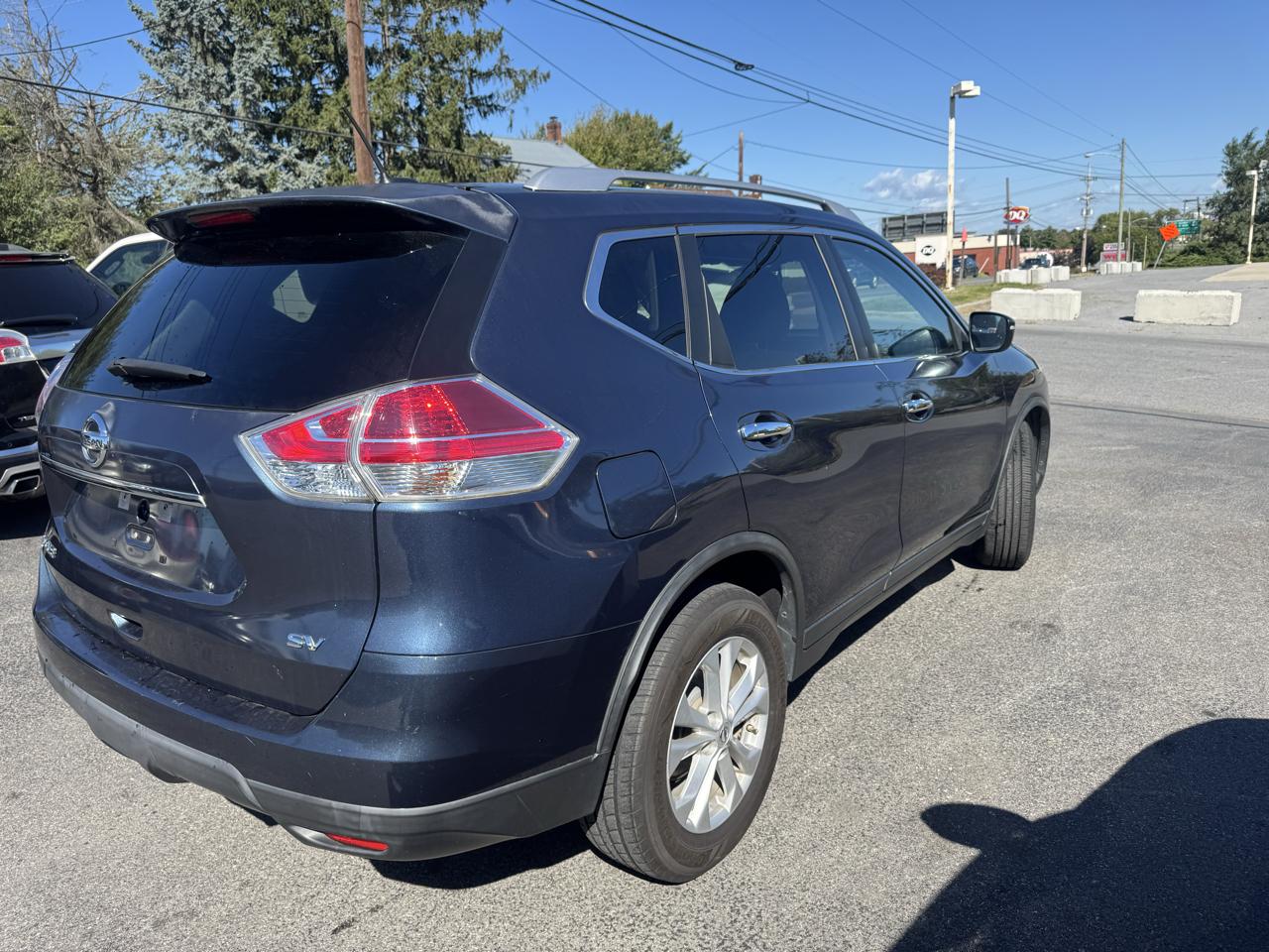 Nissan Rogue FWD 4dr SV 2015