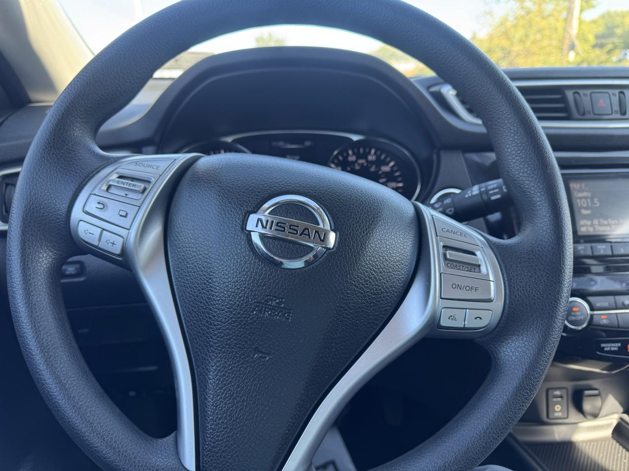 Nissan Rogue FWD 4dr SV 2015