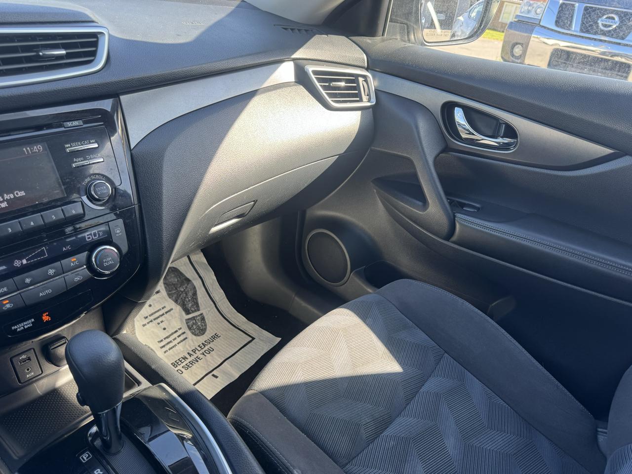 Nissan Rogue FWD 4dr SV 2015