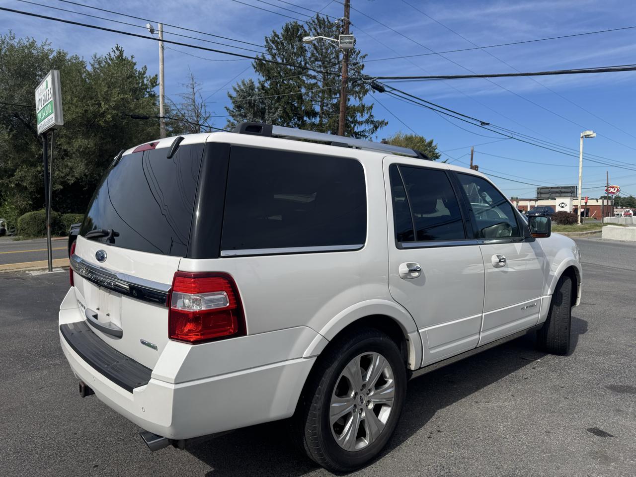 Ford Expedition 4WD 4dr Platinum 2015