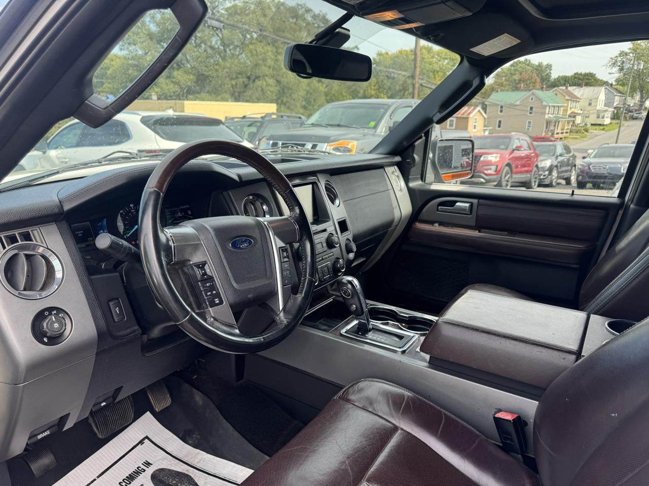 Ford Expedition 4WD 4dr Platinum 2015