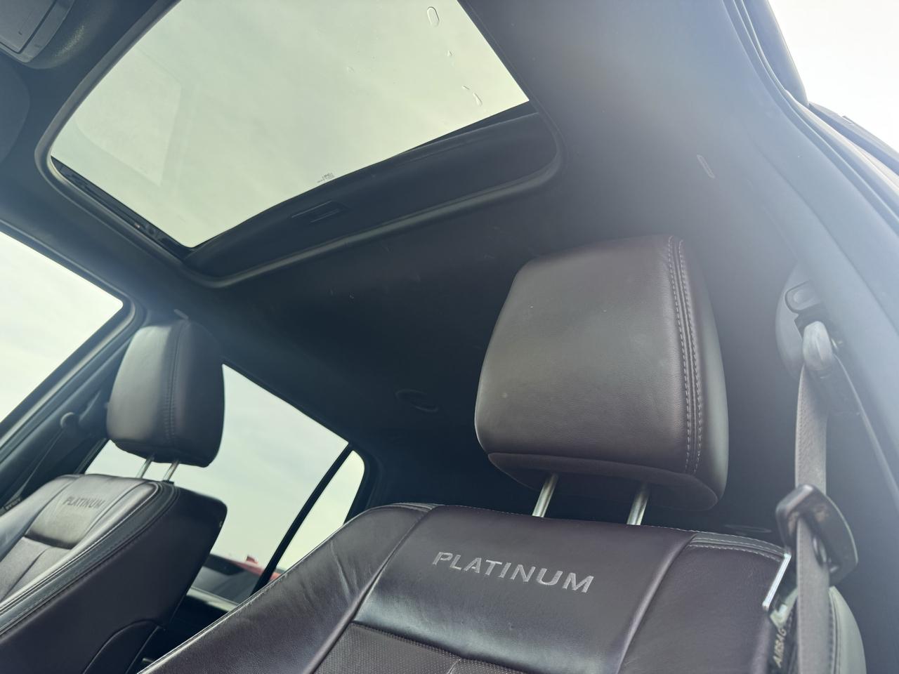 Ford Expedition 4WD 4dr Platinum 2015