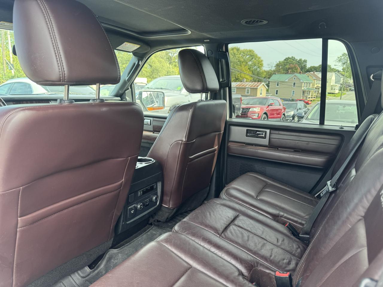Ford Expedition 4WD 4dr Platinum 2015
