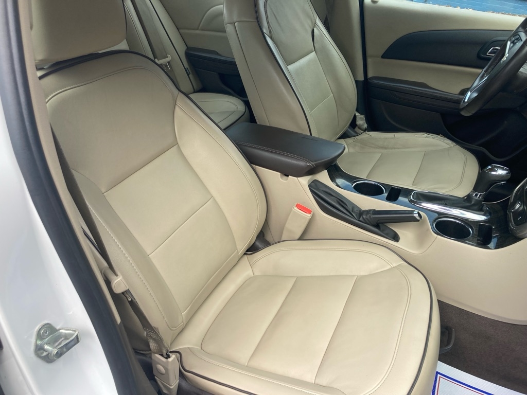 Chevrolet Malibu 4dr Sdn LT w/2LT 2015 Chevrolet Malibu 4dr Sdn LT w/2LT 2015