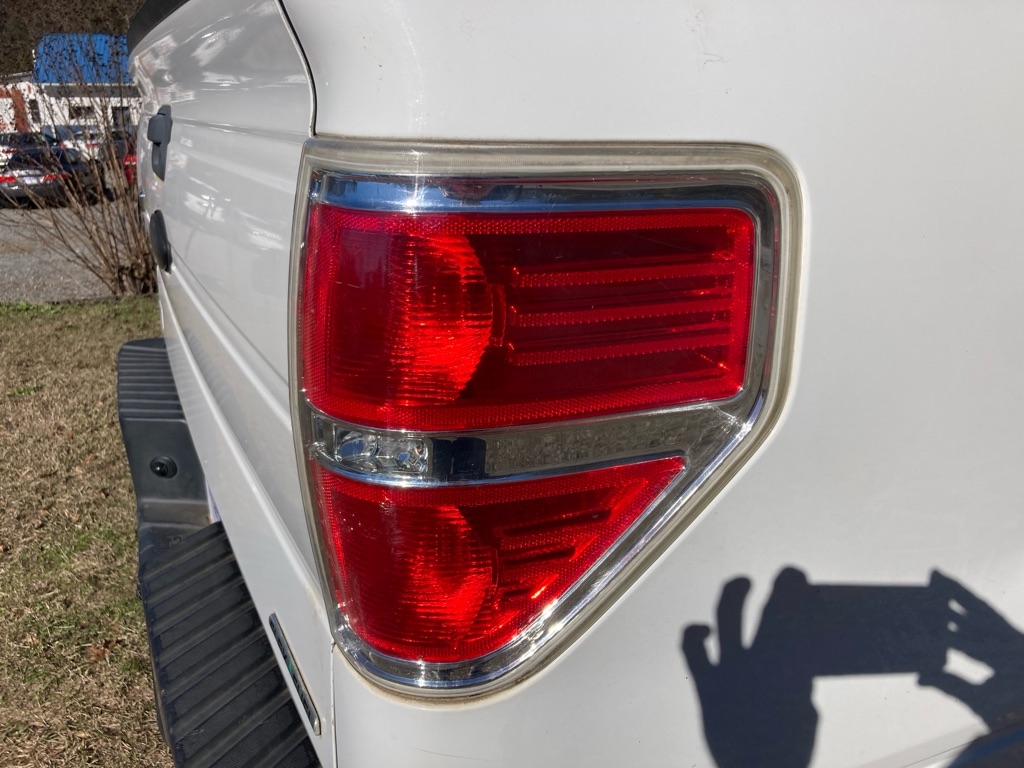 Ford F-150 2WD SuperCrew 145" XLT 2011