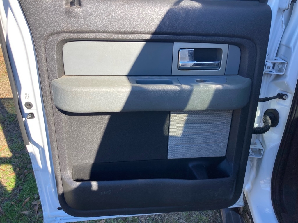 Ford F-150 2WD SuperCrew 145" XLT 2011