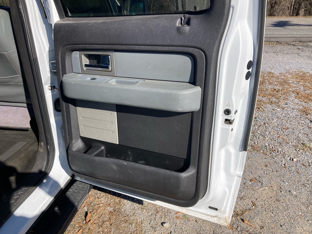 Ford F-150 2WD SuperCrew 145" XLT 2011