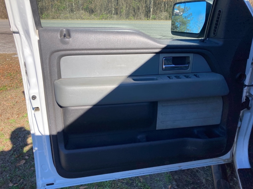 Ford F-150 2WD SuperCrew 145" XLT 2011