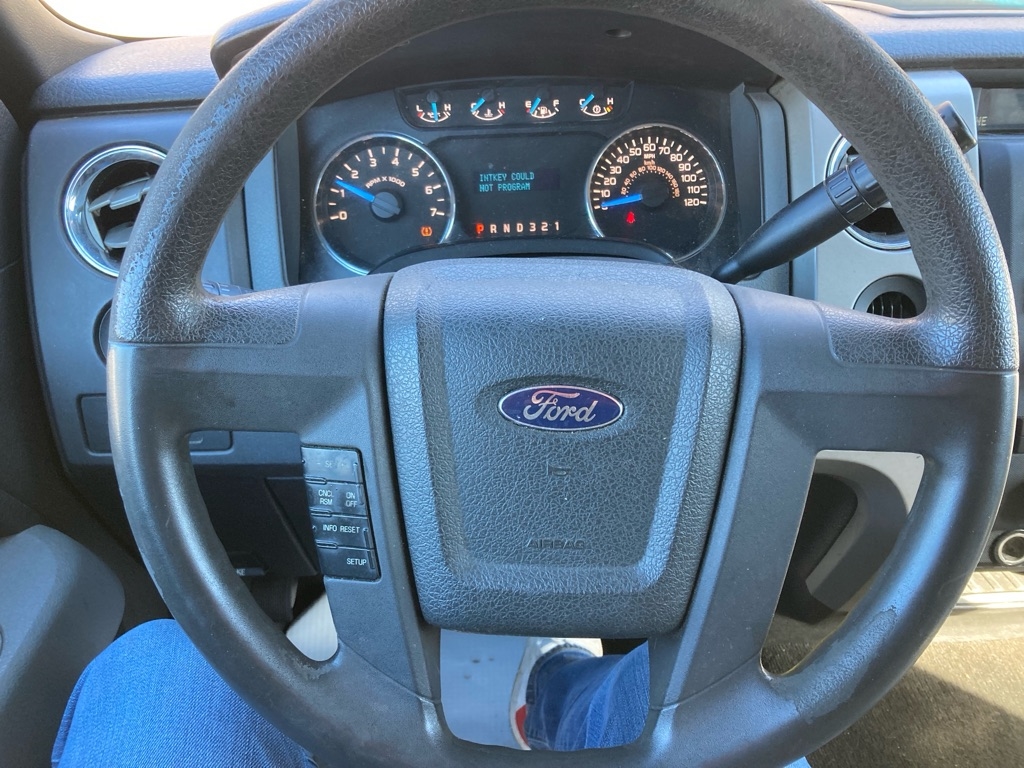 Ford F-150 2WD SuperCrew 145" XLT 2011