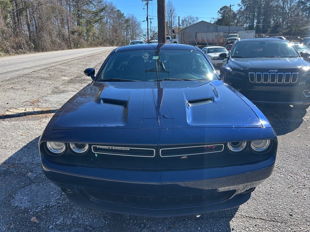 Dodge Challenger 2dr Cpe SXT Plus 2015