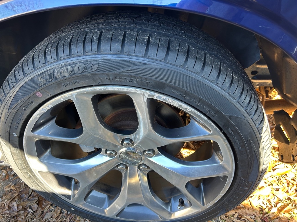 Dodge Challenger 2dr Cpe SXT Plus 2015