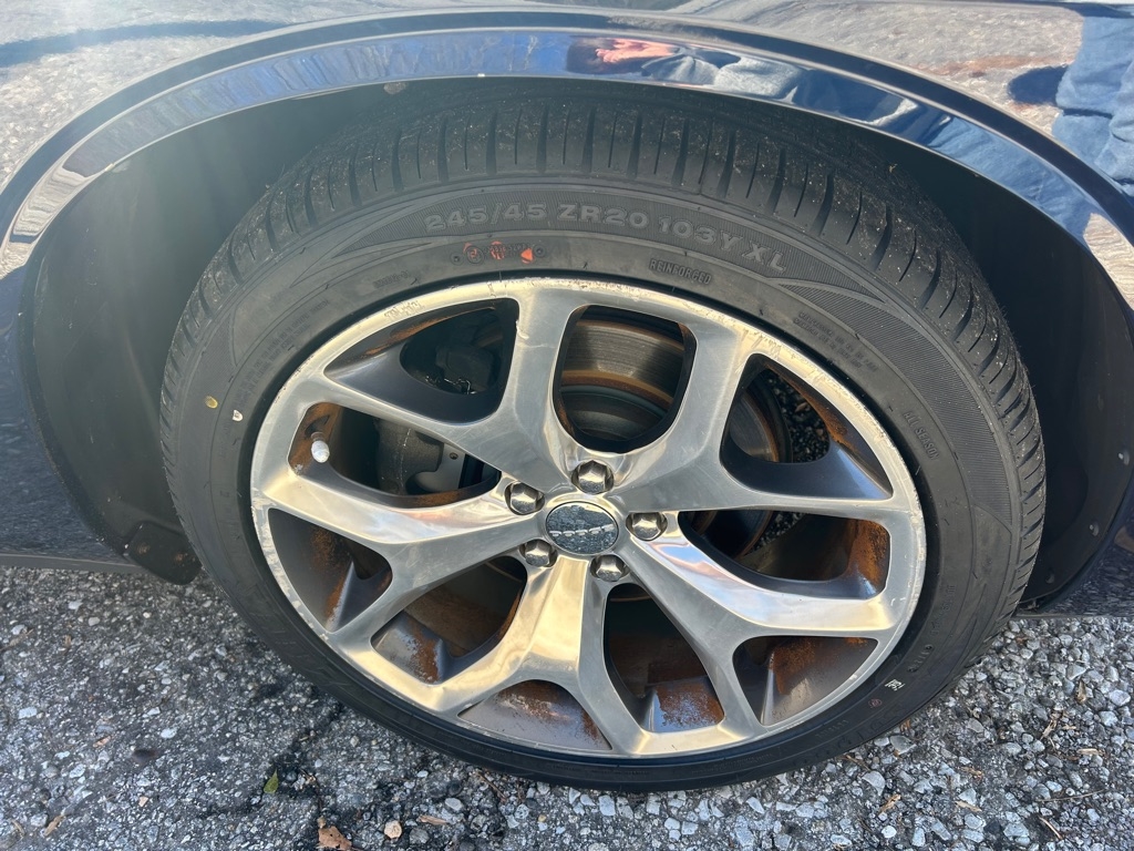 Dodge Challenger 2dr Cpe SXT Plus 2015