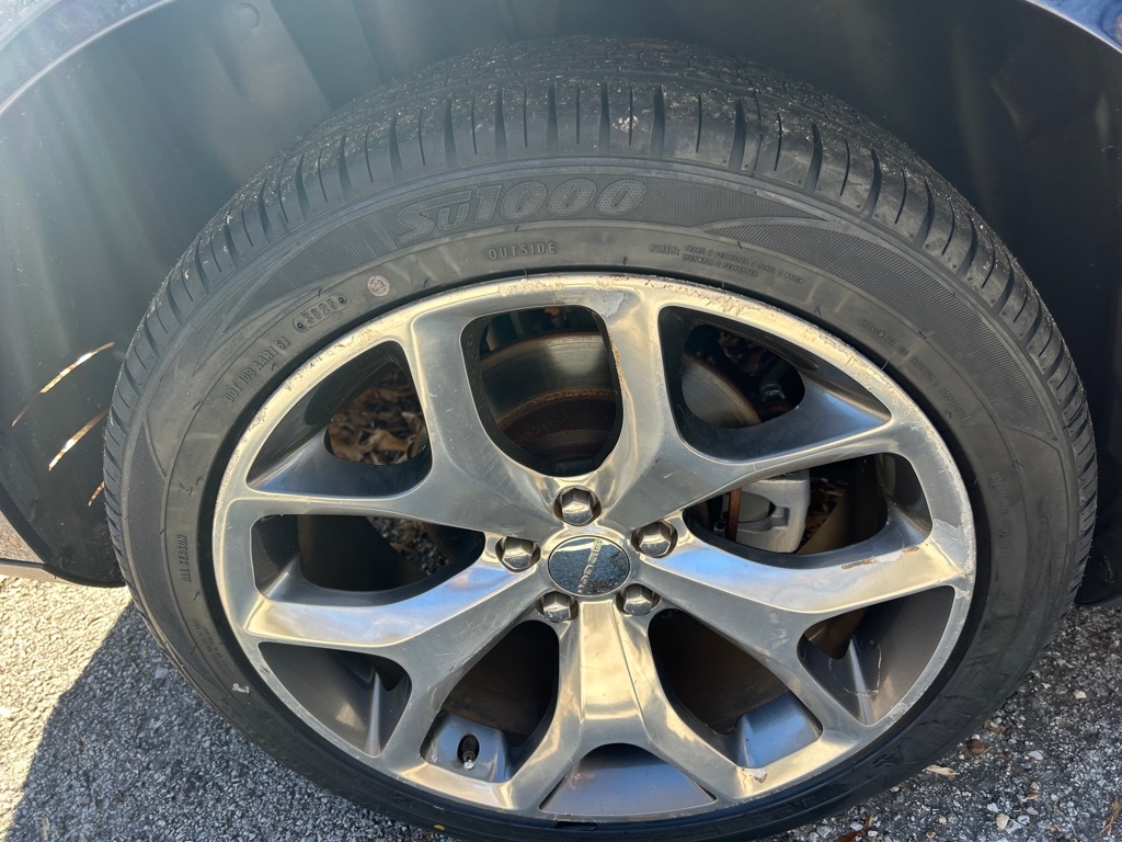 Dodge Challenger 2dr Cpe SXT Plus 2015