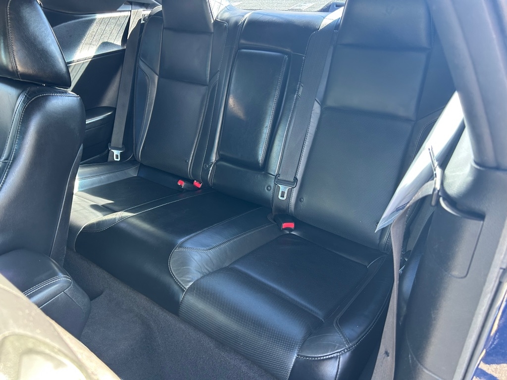 Dodge Challenger 2dr Cpe SXT Plus 2015