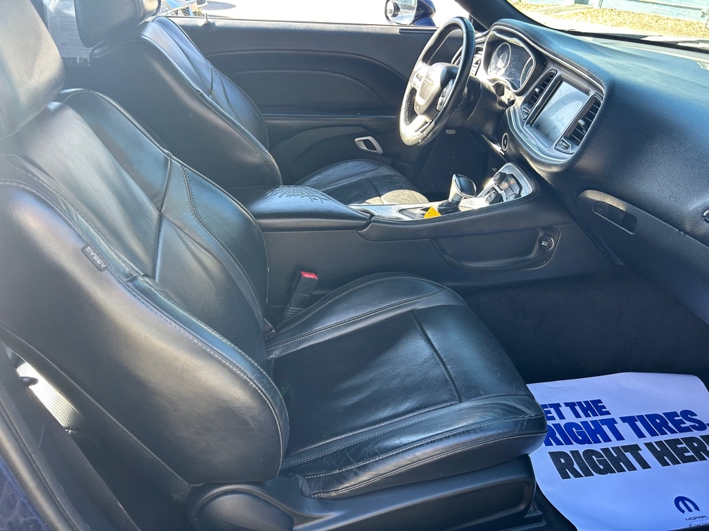 Dodge Challenger 2dr Cpe SXT Plus 2015