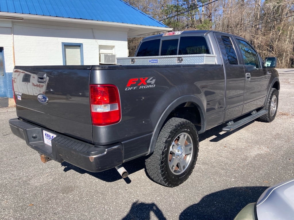 Ford F-150 Supercab 145" Lariat 4WD 2005