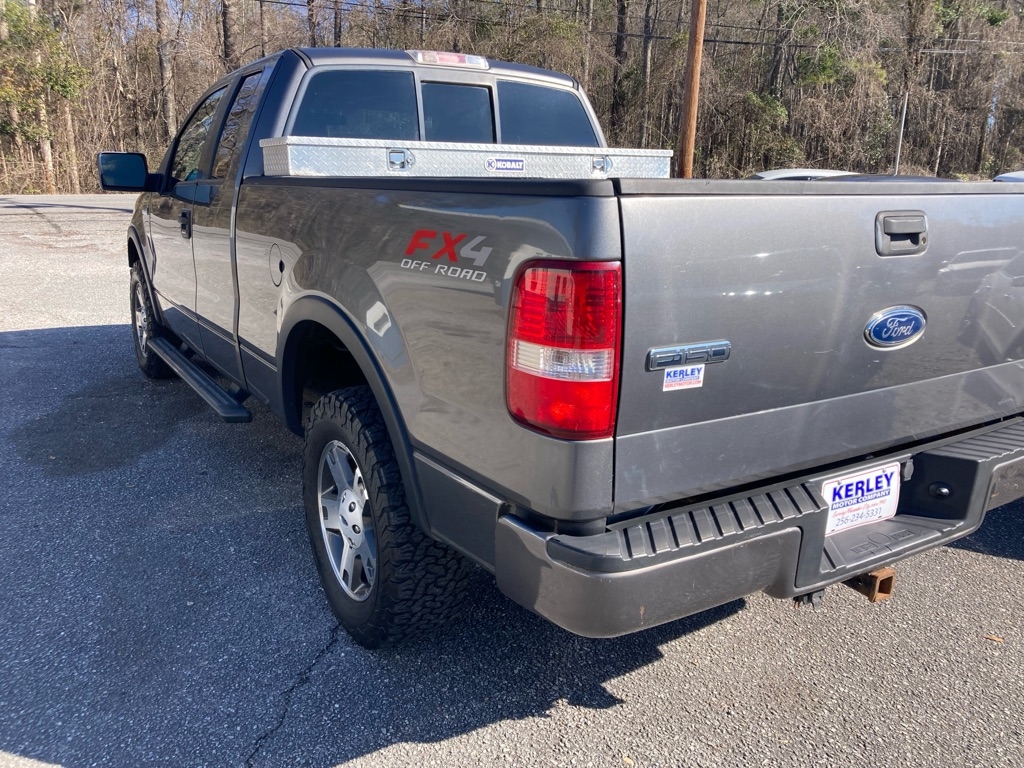 Ford F-150 Supercab 145" Lariat 4WD 2005