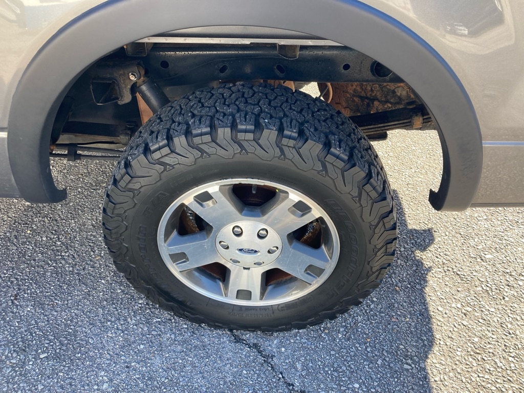 Ford F-150 Supercab 145" Lariat 4WD 2005