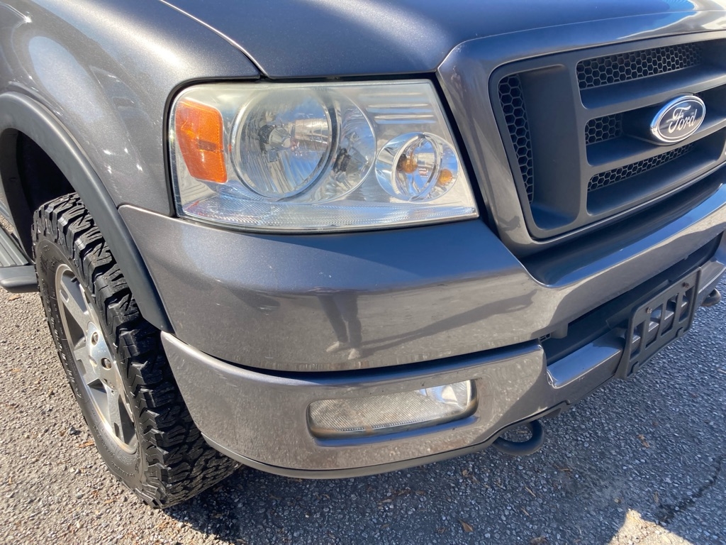 Ford F-150 Supercab 145" Lariat 4WD 2005