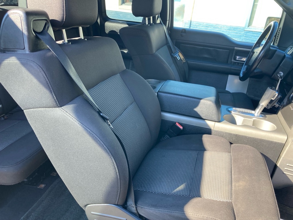 Ford F-150 Supercab 145" Lariat 4WD 2005