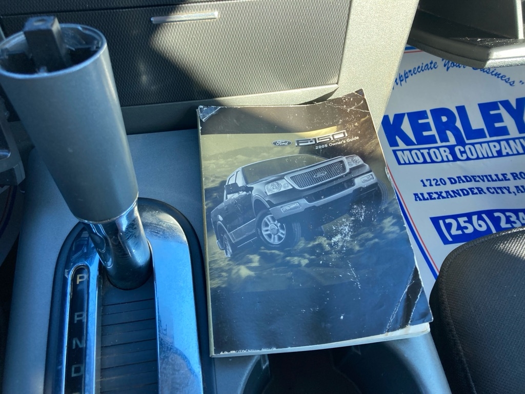 Ford F-150 Supercab 145" Lariat 4WD 2005