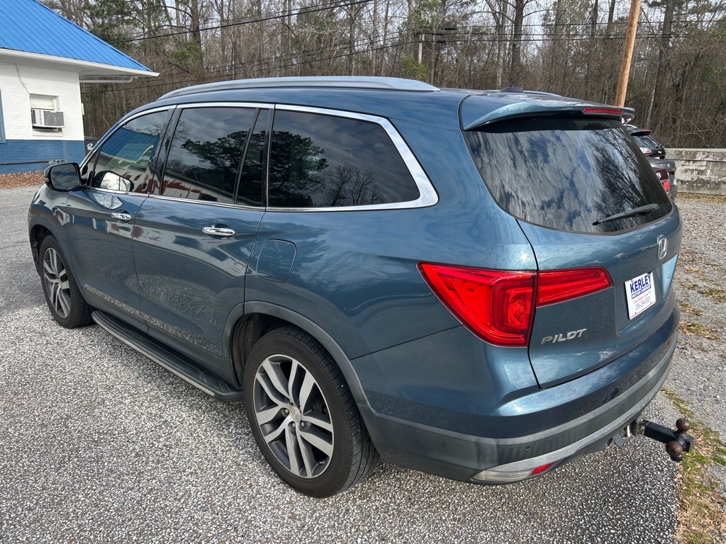 Honda Pilot 2WD 4dr Touring w/RES & Navi 2016