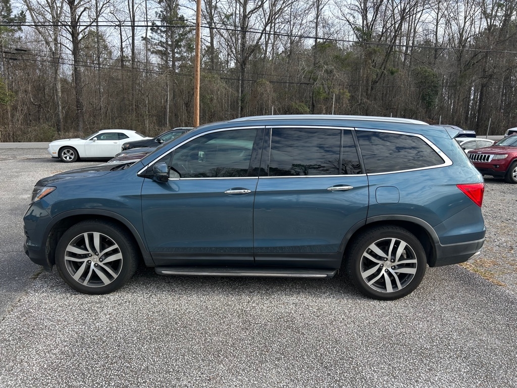 Honda Pilot 2WD 4dr Touring w/RES & Navi 2016