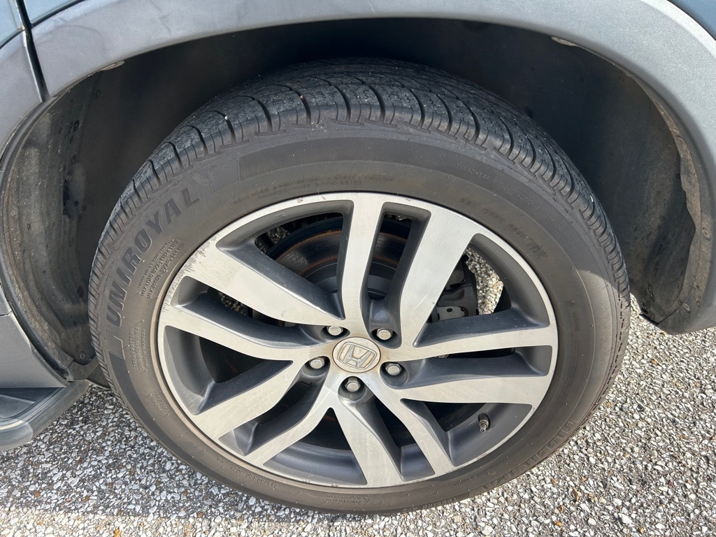 Honda Pilot 2WD 4dr Touring w/RES & Navi 2016