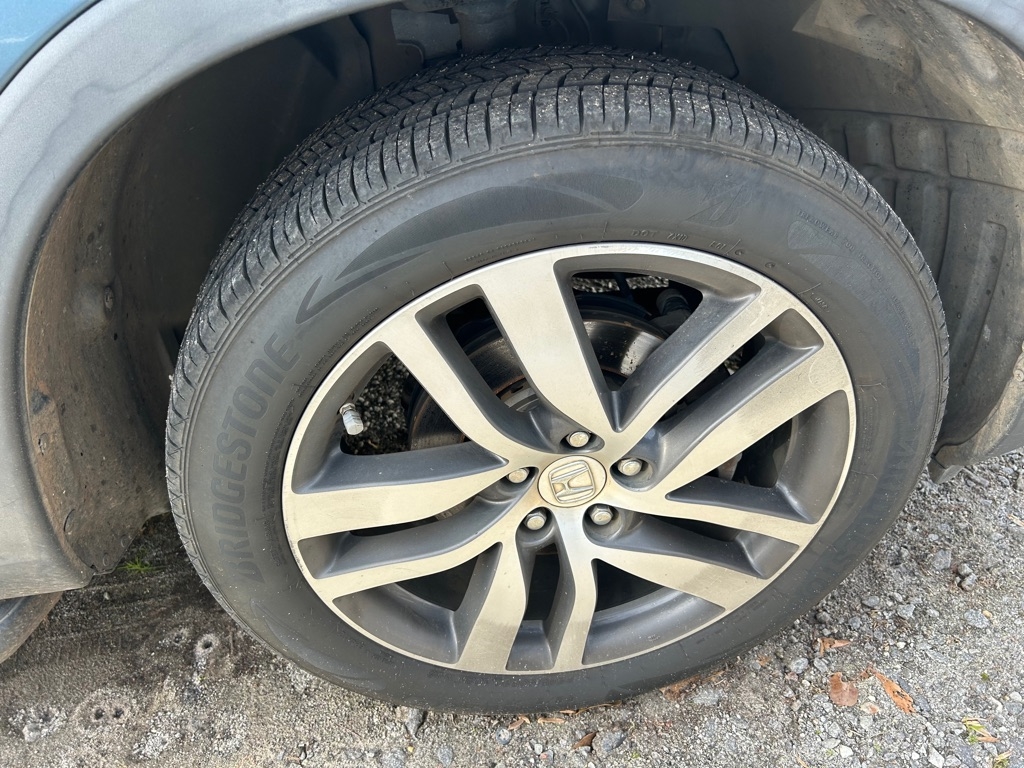 Honda Pilot 2WD 4dr Touring w/RES & Navi 2016