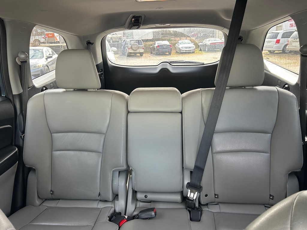 Honda Pilot 2WD 4dr Touring w/RES & Navi 2016