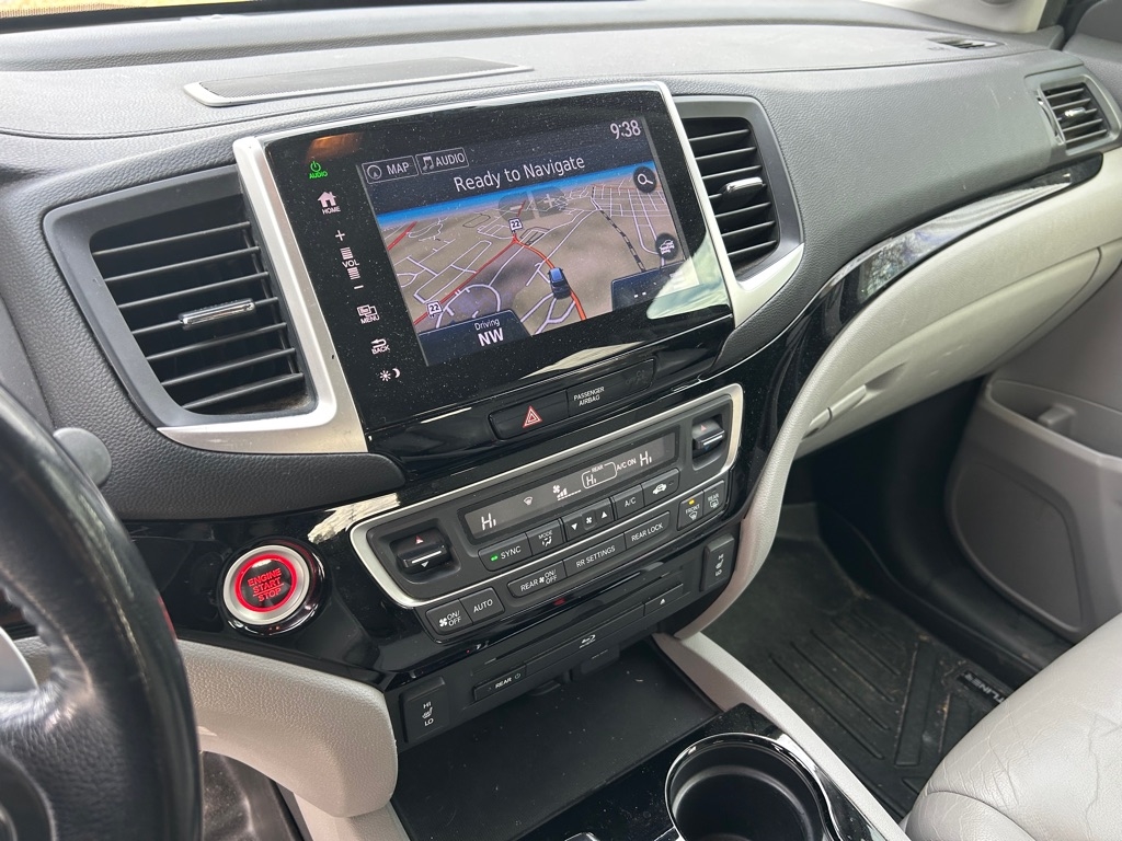 Honda Pilot 2WD 4dr Touring w/RES & Navi 2016