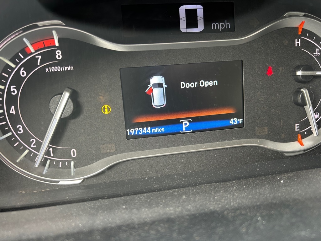 Honda Pilot 2WD 4dr Touring w/RES & Navi 2016