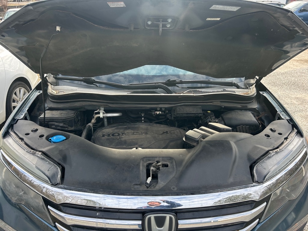 Honda Pilot 2WD 4dr Touring w/RES & Navi 2016