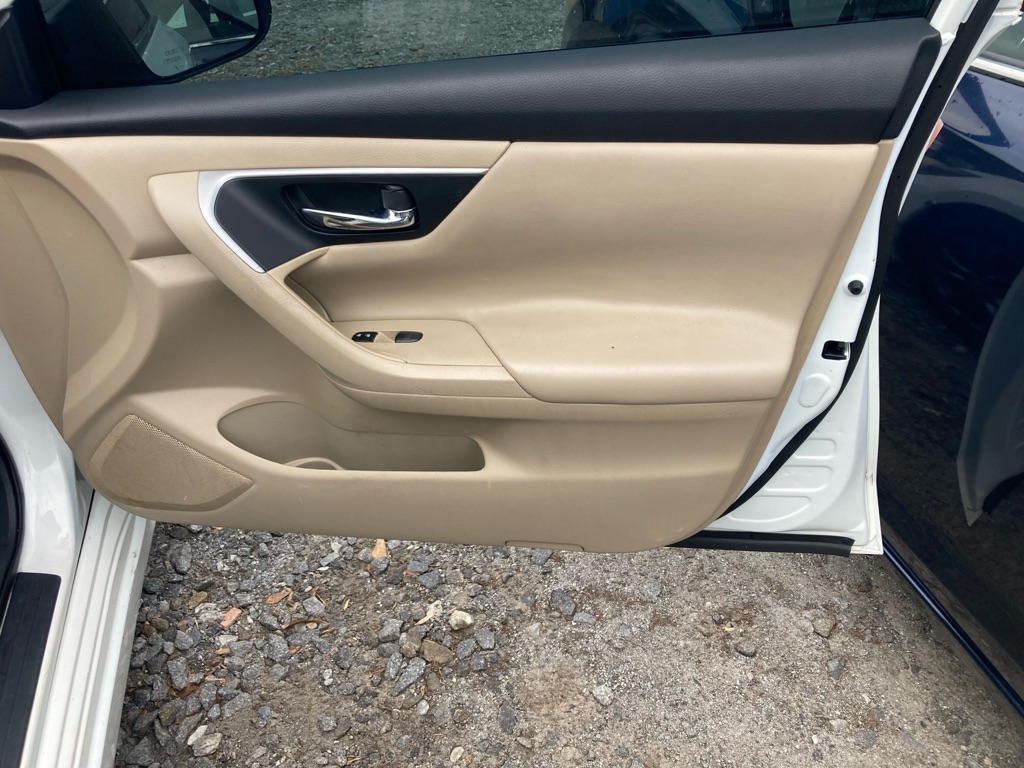 Nissan Altima 4dr Sdn I4 2.5 2016