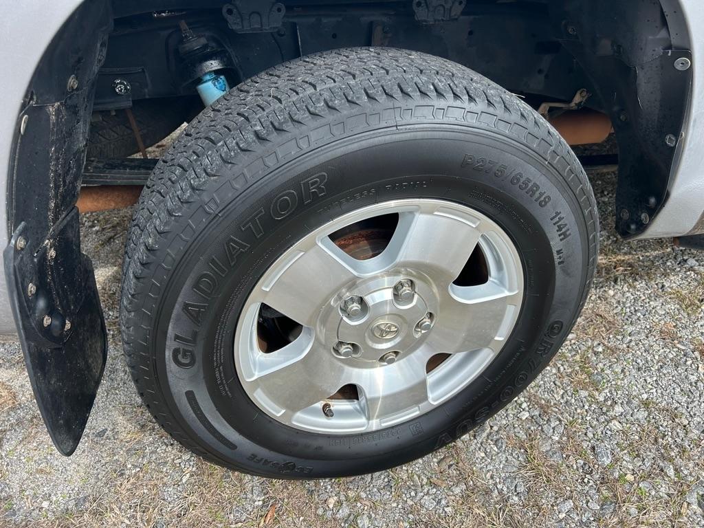 Toyota Tundra 2WD Double 145.7" 4.7L V8 SR5 (Natl 2007