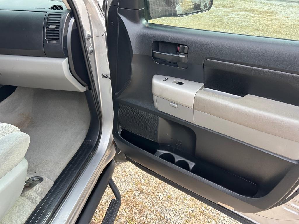 Toyota Tundra 2WD Double 145.7" 4.7L V8 SR5 (Natl 2007